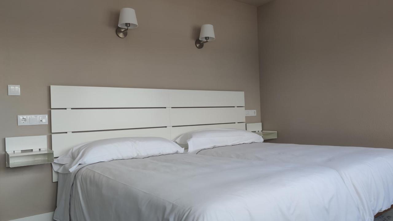 Hotel Roman Naveces Luaran gambar